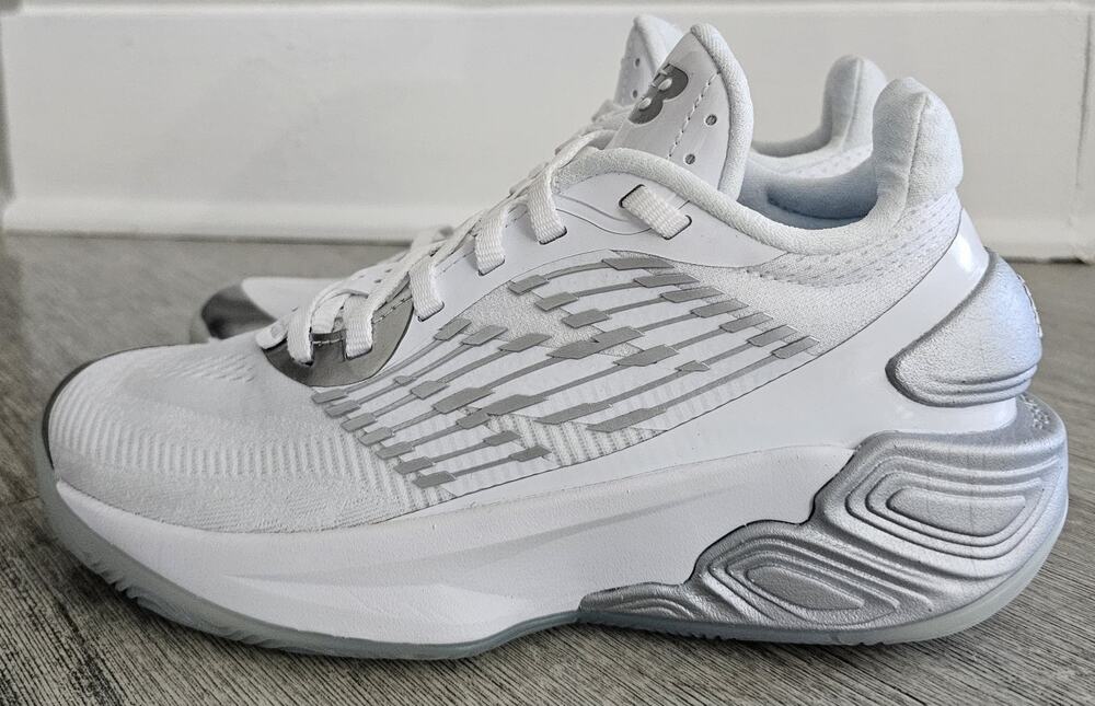 New Balance TWO WXYv5 White Silver Chrome BB2WYRG5 Basketball Shoes Men's Size 5